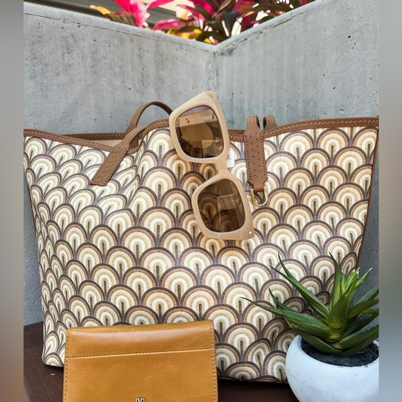 All That Tote - Picture 3 of 10